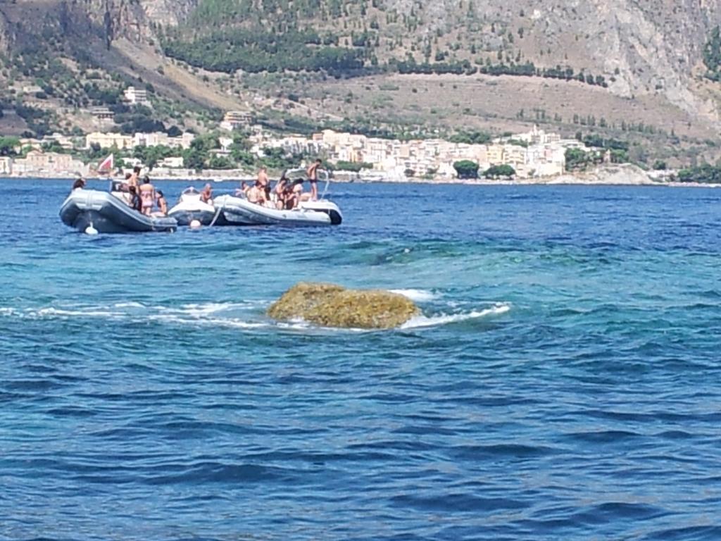 La Caletta Bed & Breakfast Санта Флавия Екстериор снимка