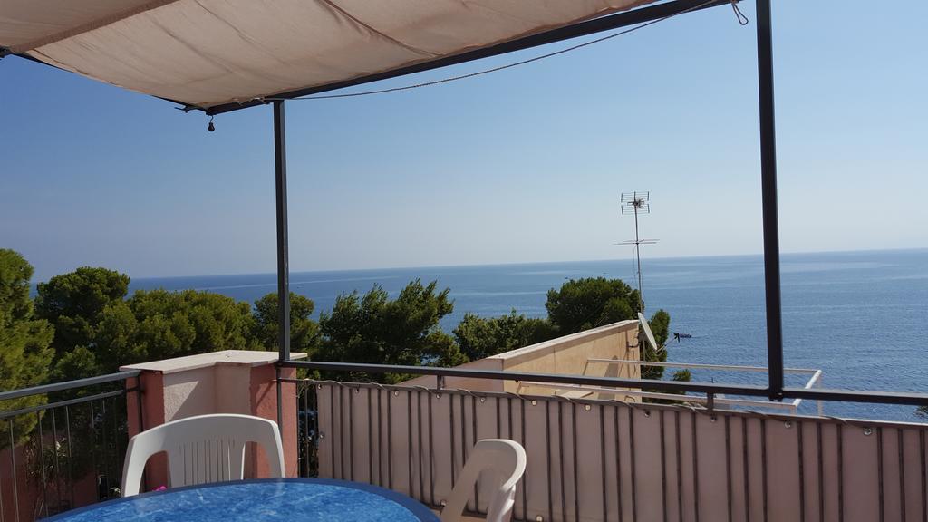 La Caletta Bed & Breakfast Санта Флавия Екстериор снимка