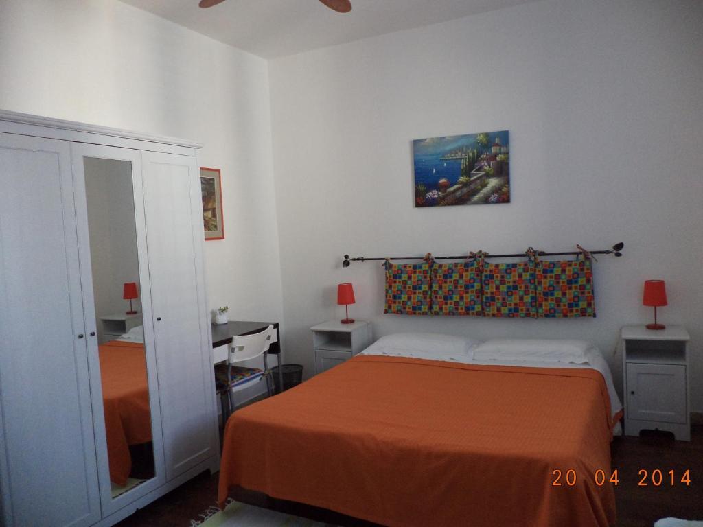 La Caletta Bed & Breakfast Санта Флавия Стая снимка